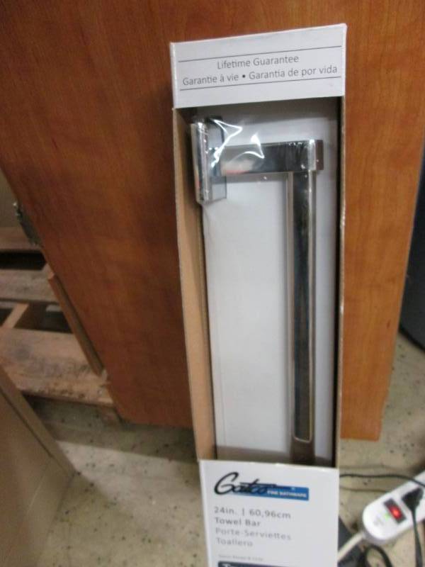 lot 135 image: Gatco Tru Chrome 24 inch Towel bar ...