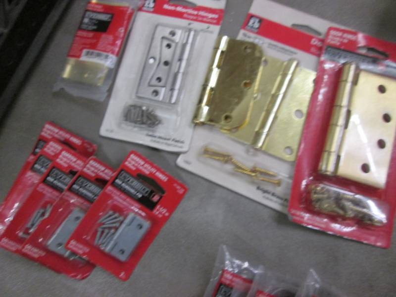 lot 146 image: 5 Everbilt 1-12 in. Galvanized Non...