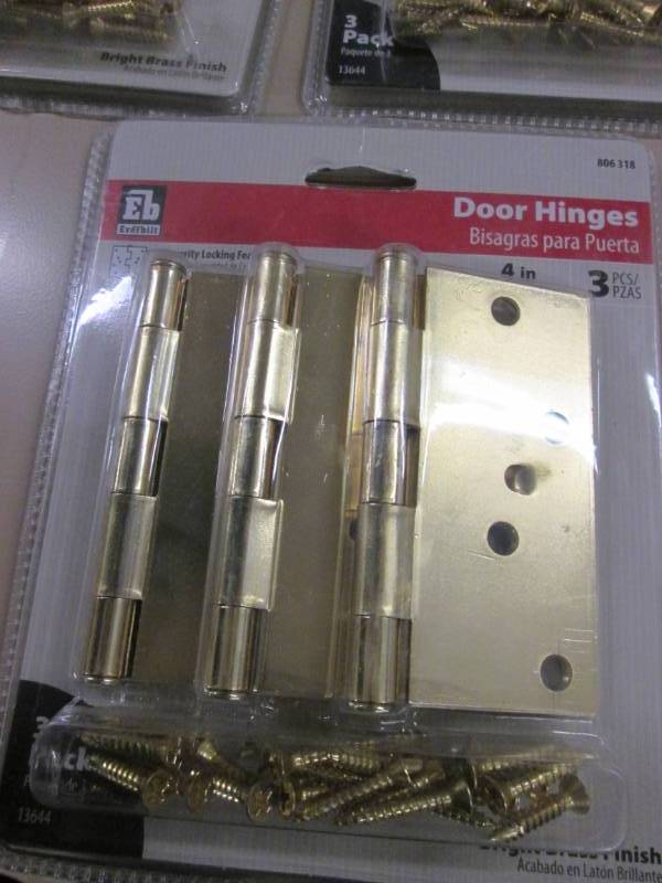 lot 156 image: 3 Everbilt 4 in. Bright Brass Squar...
