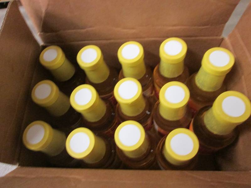 lot 195 image: 14 Bottles Dynasty Stir Fry Oil 10 ...