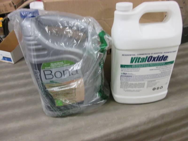lot 226 image: 3 Gallons Bona Professional Hard Wo...