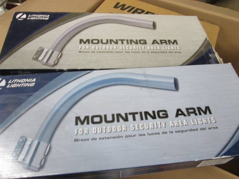 lot 255 image: 2 Lithonia Lighting Mounting Arm fo...