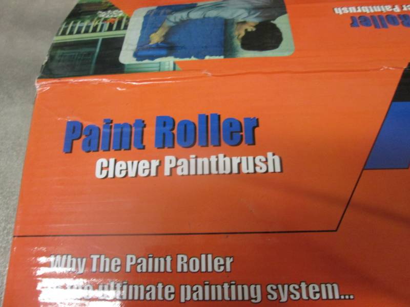 lot 267 image: Paint Roller Clever Paintbrush...