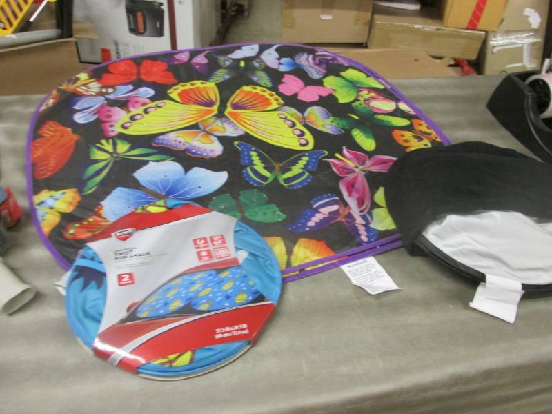 lot 268 image: Lot of 3 Universal Twist Sun Shades...