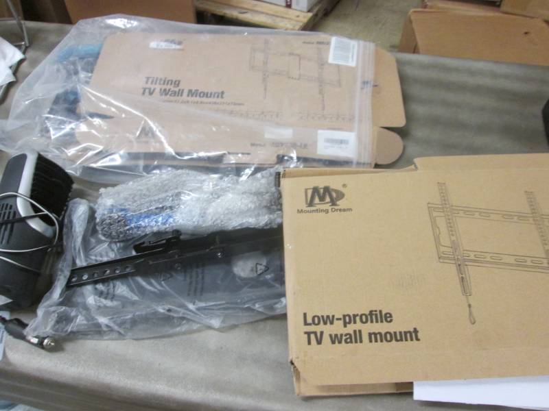 lot 275 image: Low Profile TV Wall Mount, Tilting ...