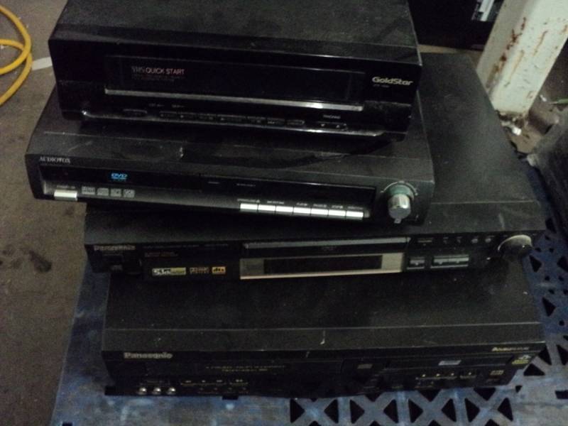 Lot of Electronics everything pict...