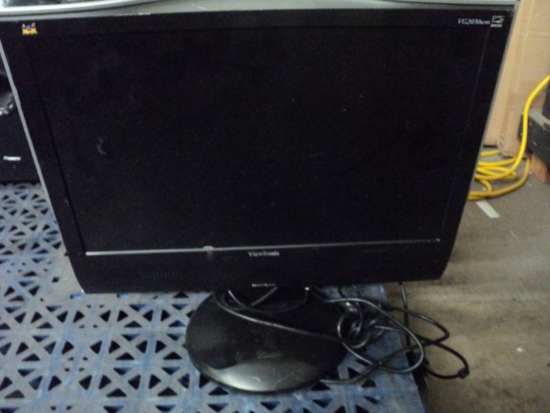 View Sonic - 21 Screen Powers On...