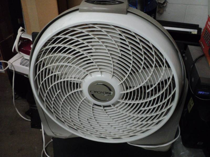 Cyclose Fan Powers On...
