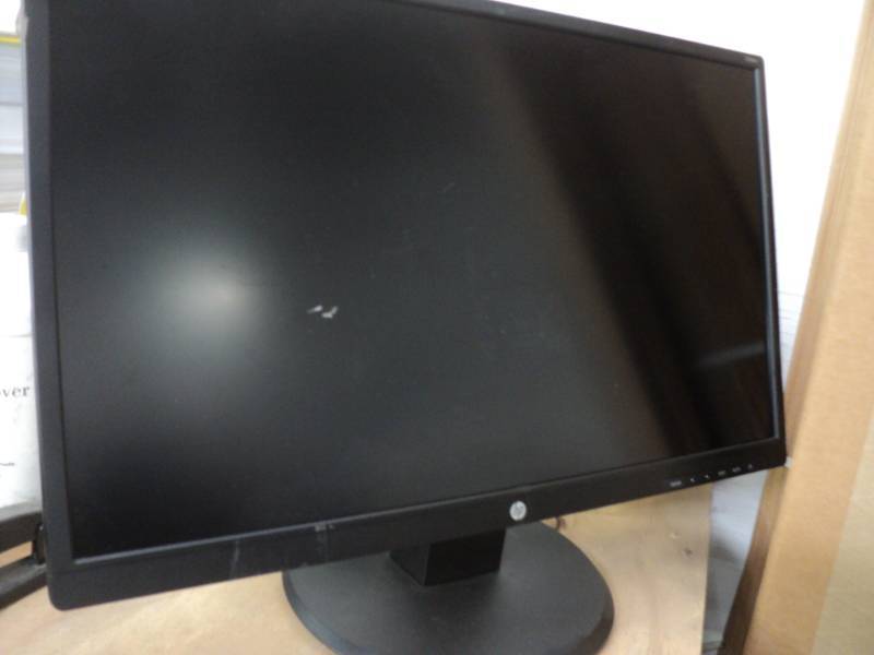 HP 23 Monitor Powers On...
