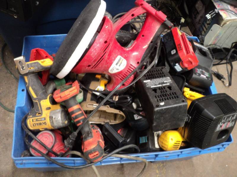 Tub of Tools untested...