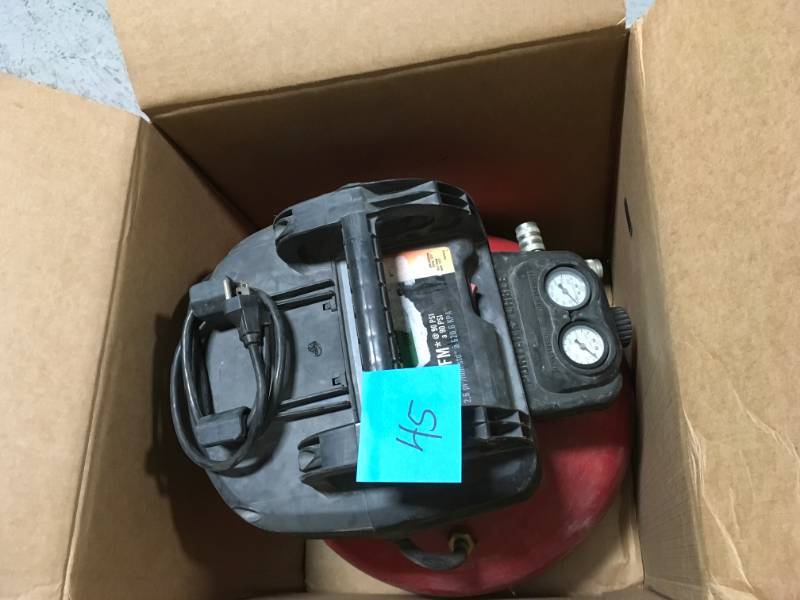 Porter-Cable 6 Gal. 150 PSI Portable Electric Pancake Air Compressor in good condition