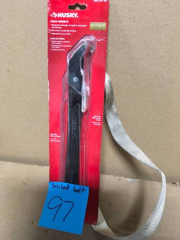 Husky 34 in. Strap Wrench with 3-12 in. Capacity SOILED BELT in good condition