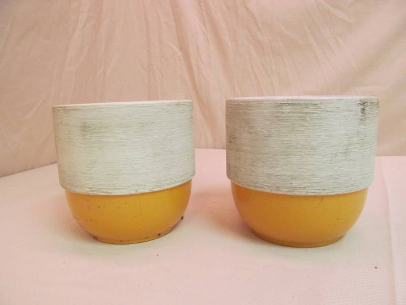 lot 6 image: ceramic planters