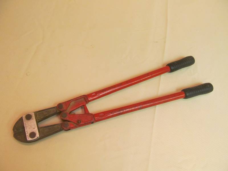 lot 55 image: bolt cutter