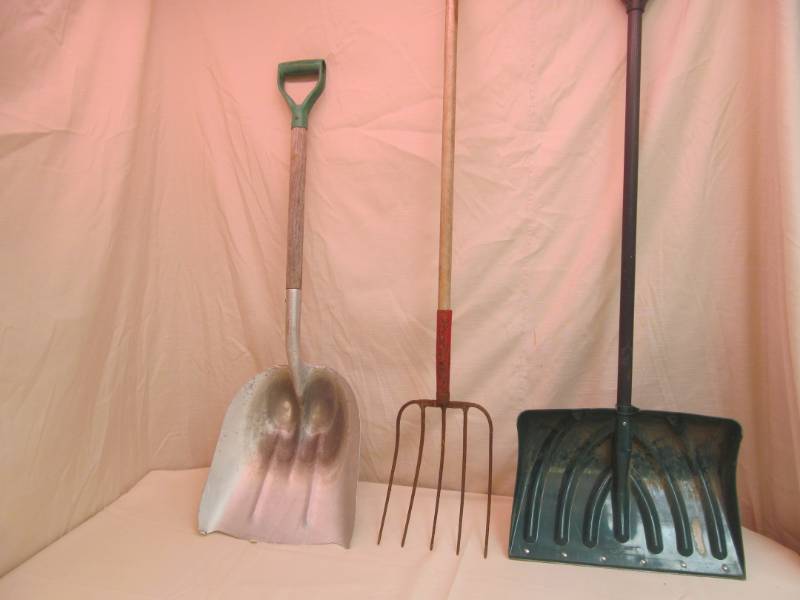 lot 102 image: tools