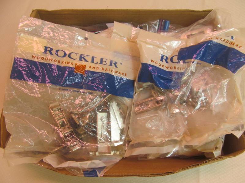 lot 114 image: hinges