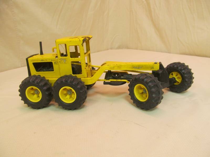 lot 142 image: Tonka Road Grader
