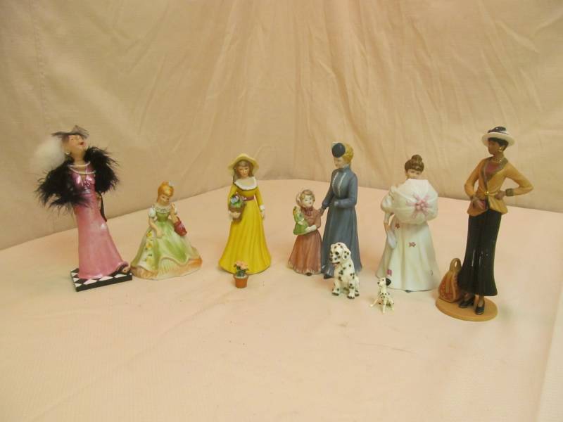 lot 149 image: Porcelain Figurines