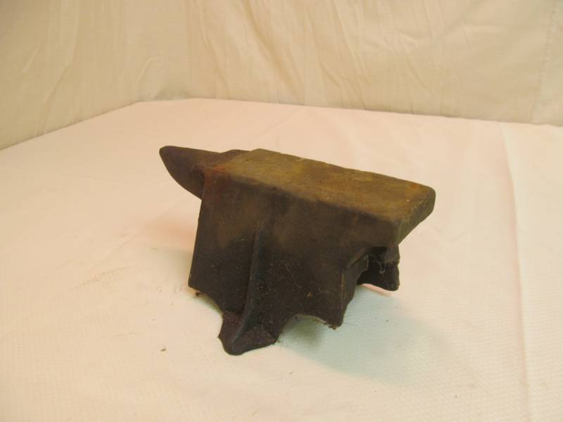 lot 163 image: Anvil