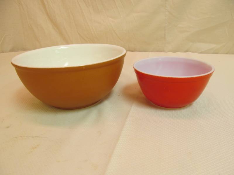 lot 177 image: Pyrex Bowl- Stoneware w Polished inside