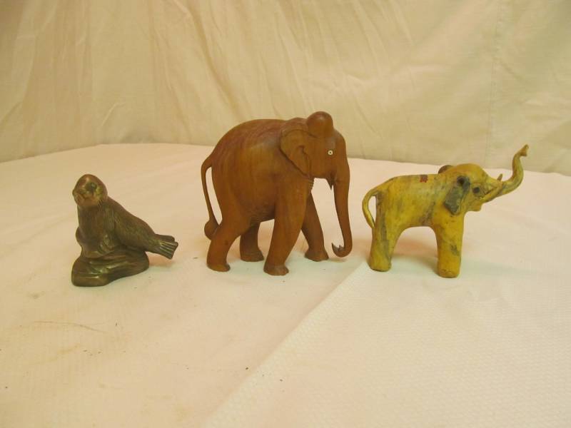 lot 180 image: Wood Souvenir Elephant