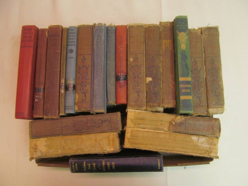 lot 199 image: Vintage Books