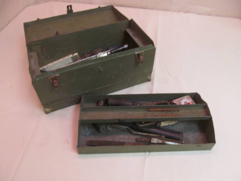 lot 201 image: Metal Tool Box with Lift out Tray with Variety Of Tools