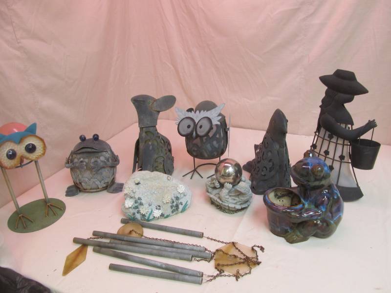 lot 214 image: Yard Dcor- Pots, Solar Lights, Wind Chime, Gazing Ball