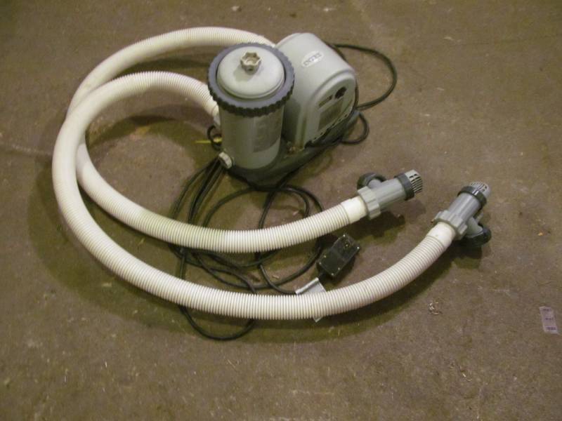 lot 106 image: Intex pool pump
