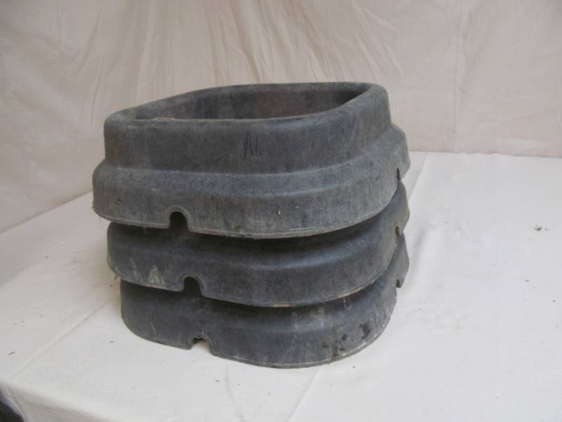 lot 110 image: Rubbermaid Ag Products ,Parabolic troffer