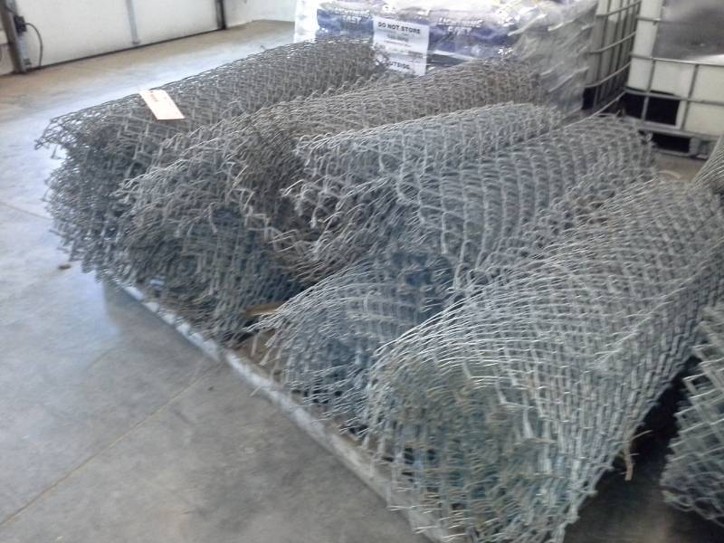 lot 111 image: Lot of 48 Chain-Link Fencing - 7 Rolls