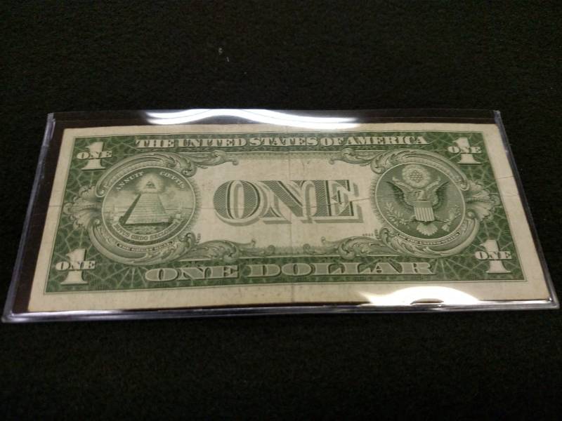 lot 186 image: 1935 D One Dollar Silver Certificat...