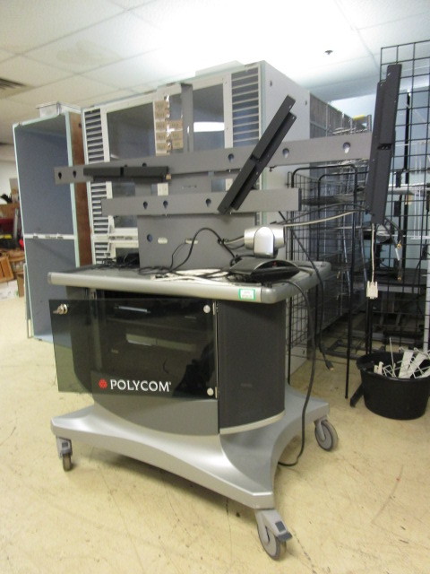 lot 610 image: POLYCOM PORTABLE AV UNIT