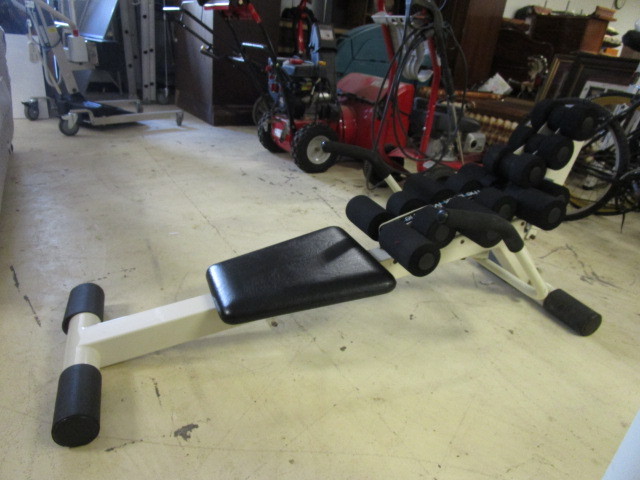 lot 614 image: THE BACK MACHINE EXERCISER AND STRETCHER.