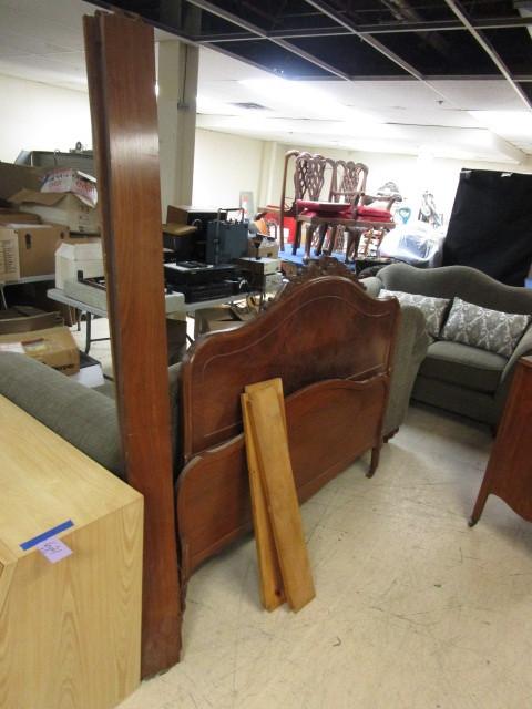 lot 625 image: SOLID WOOD AND VENEER VINTAGE BED