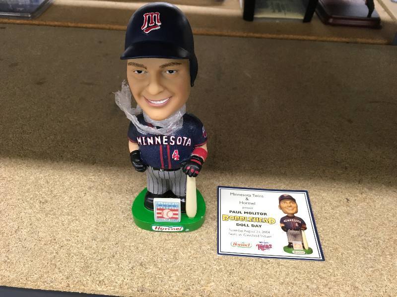 lot 517 image: Paul Molitor Bobble Head