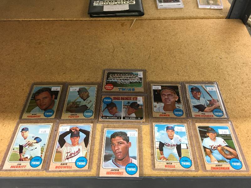 lot 530 image: Minnesota Twins Vintage Cards