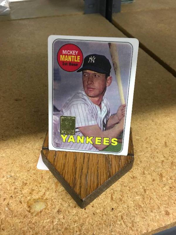lot 535 image: Mickey Mantle Worlds Thinnest Porcelain Baseball Card W Stand
