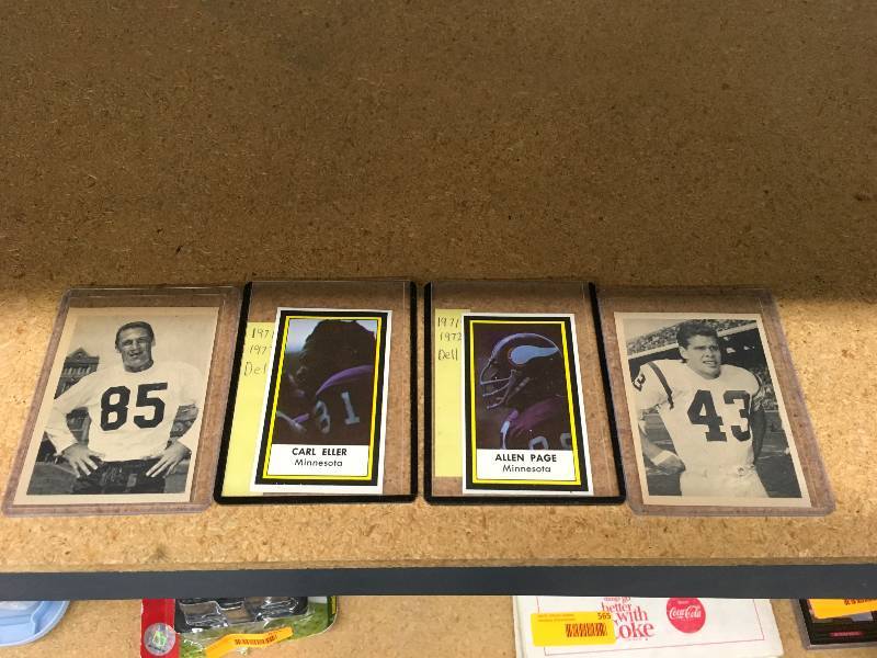 lot 541 image: 4 Minnesota Vikings Cards