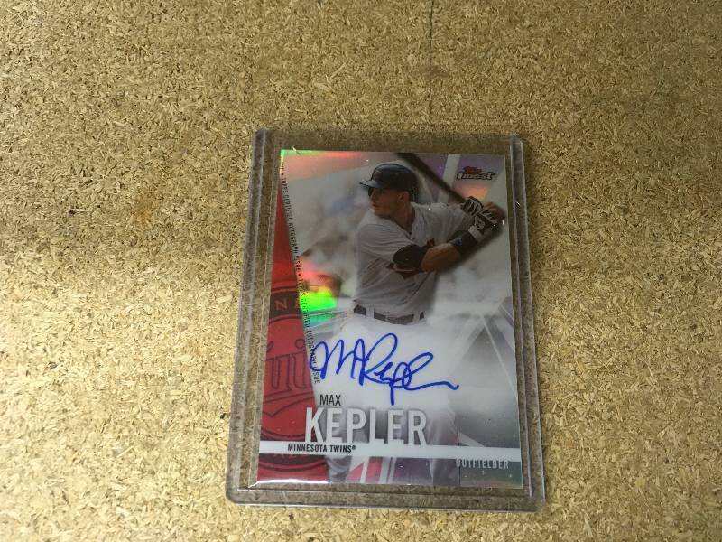 lot 555 image: Autographed Max Kepler Card