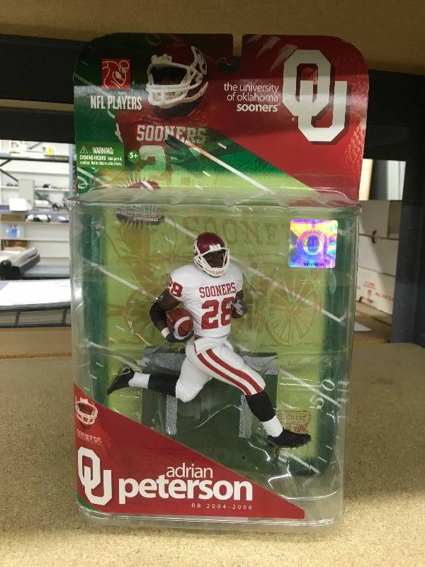 lot 561 image: Adrian Peterson Oklahoma Sooners Figurine