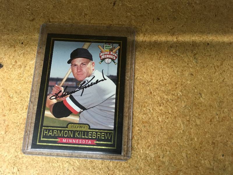 lot 568 image: Autographed Harmon Killebrew Card