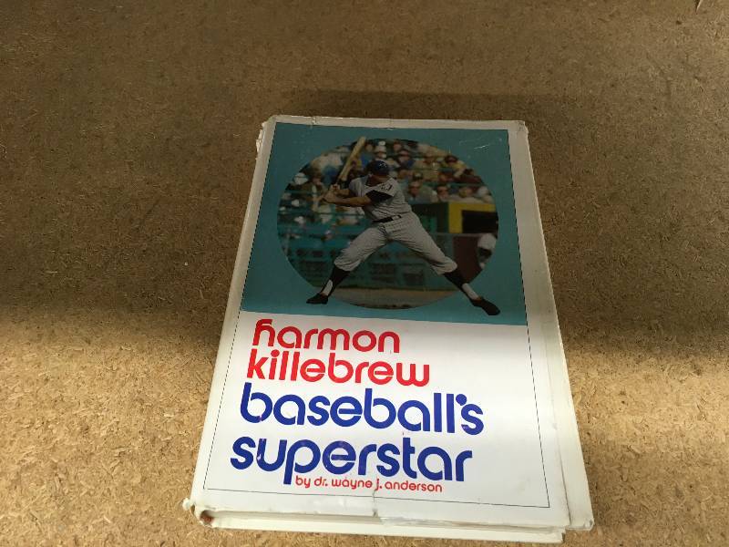 lot 570 image: Harmon Killebrew Baseballs Superstar Book