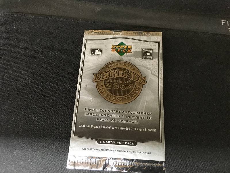 lot 575 image: 2004 Upper Deck Legends Card Album