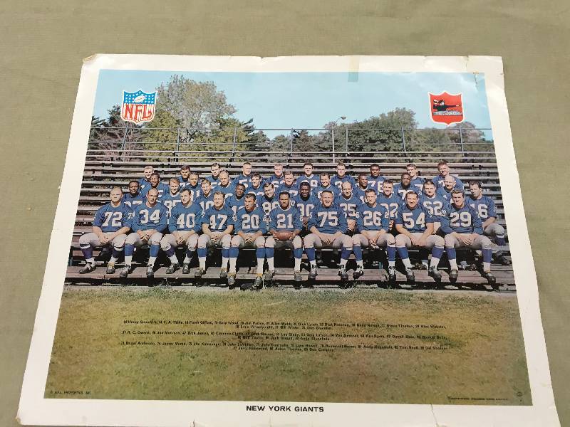 lot 577 image: New York Giants Roster Poster