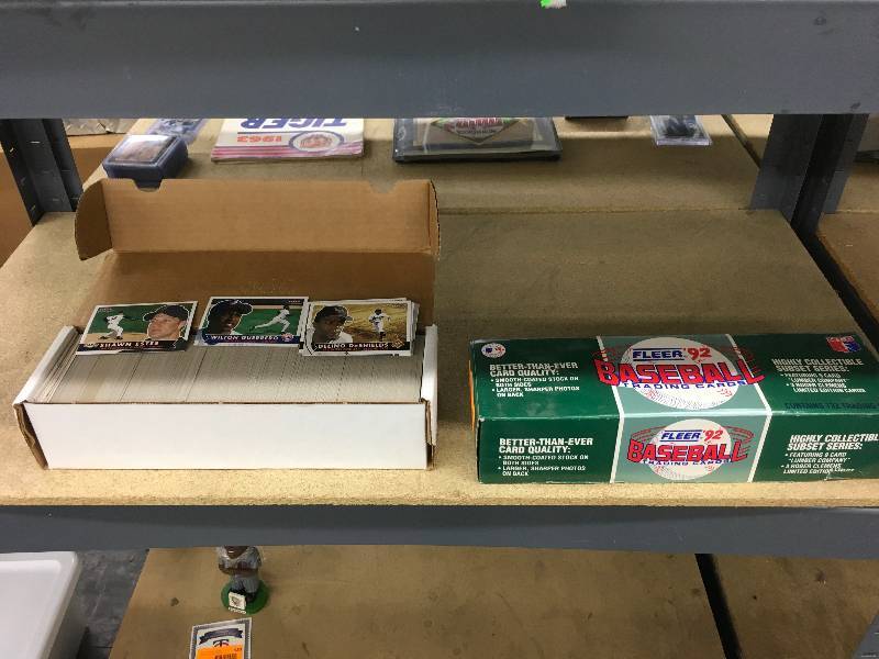 lot 578 image: 1992 Fleer MLB Card Set & 2001 Fleer MLB Card Set