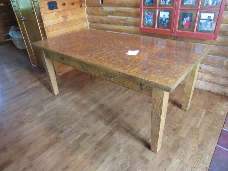 lot 1A image: Tiger Oak Library Table