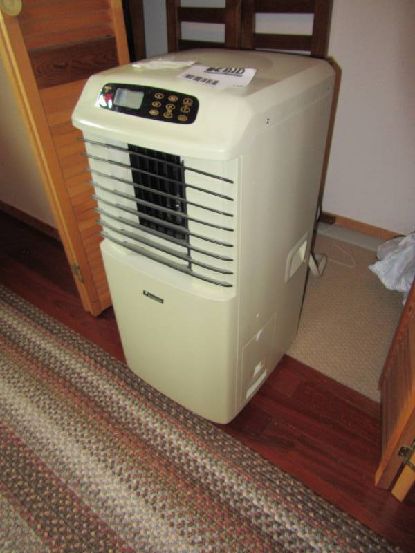 lot 135 image: Everstar, MPA-08CR free standing Air Conditioner