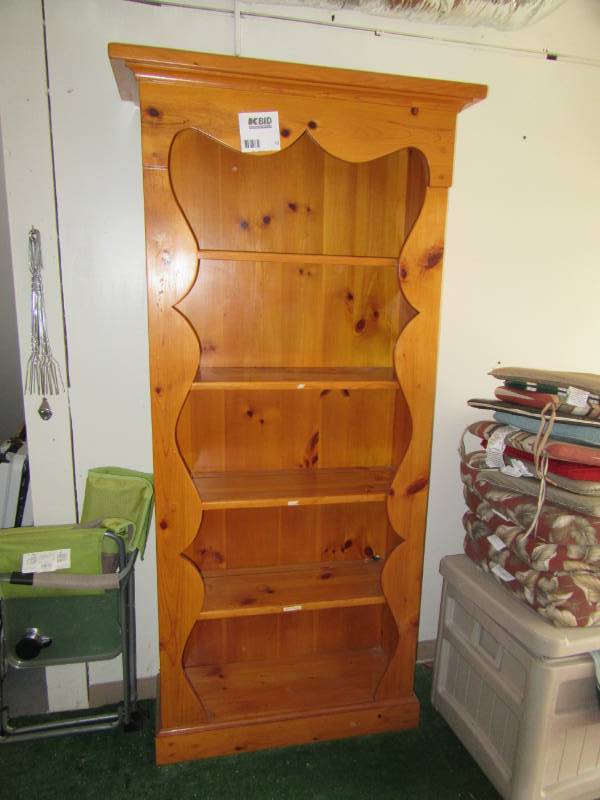 lot 13 image: Nice Pine HutchBookshelf