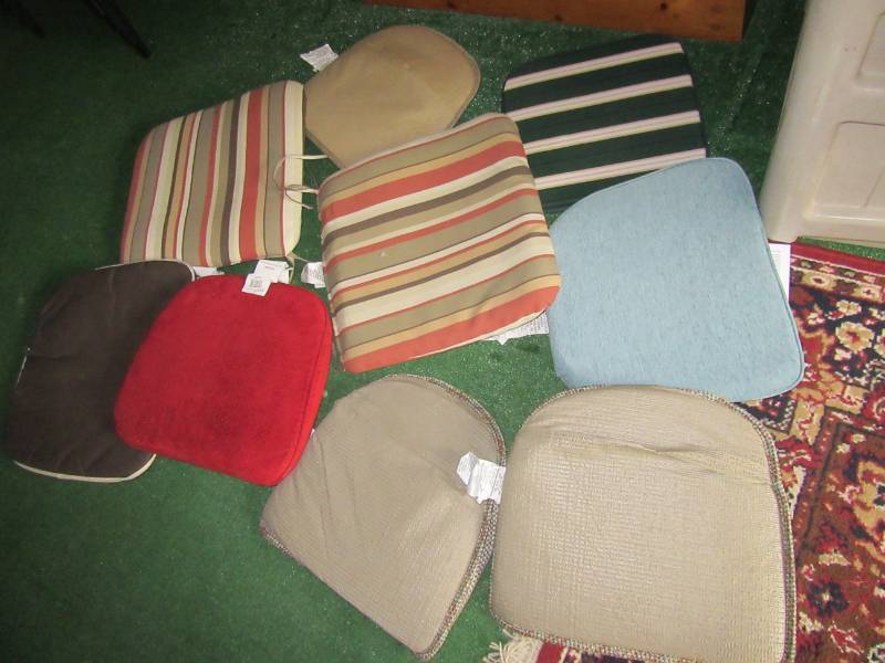 lot 136 image: Large lot of Seat Cushions